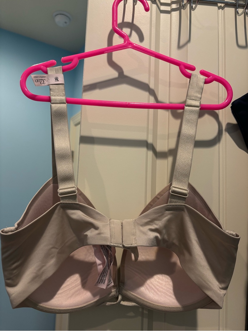 Victoria secret bra size 32dd only worn 2 times